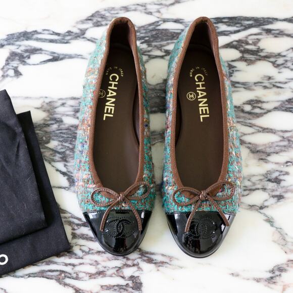 NWOB CHANEL 23A Paris-Dakar Green Tweed Patent CC Cap Toe Bow Ballet Flats EU 36 - Picture 1 of 12